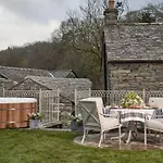 The Little Chapel Stile