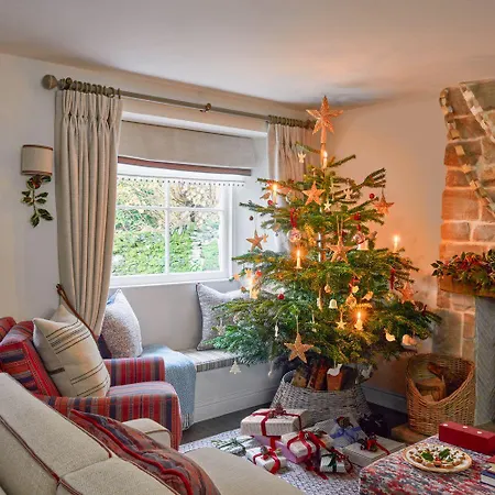 The Little Βίλα Chapel Stile