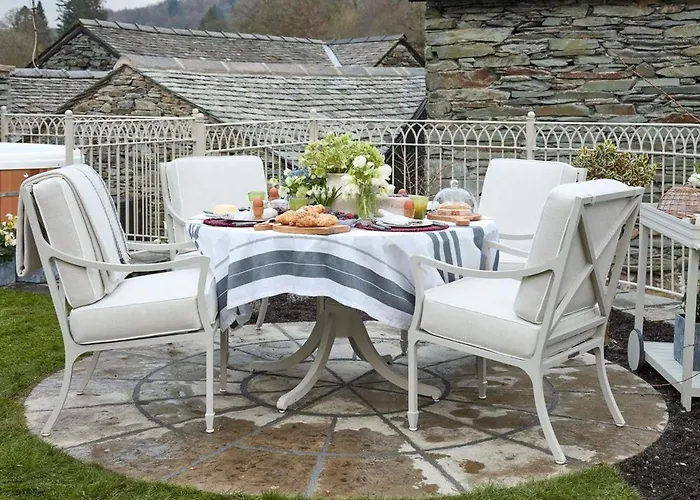 The Little Chapel Stile