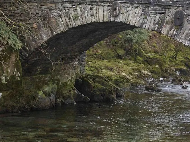 The Little Villa Chapel Stile